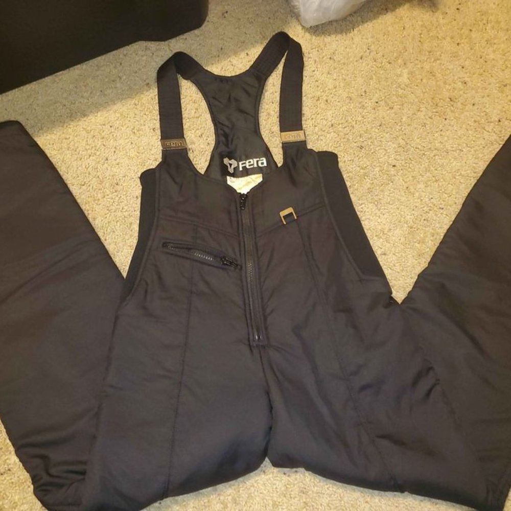 Fera Black insulated Ski /Snow bib Sz 8 Runs SMALL
